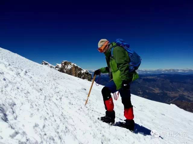 哥伦比亚登山鞋，探索自然，征服高峰的绝佳伙伴