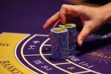 澳门6个赌牌是什么意思啊呢英文怎么读