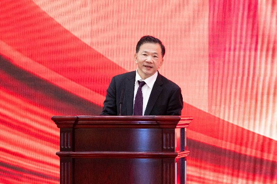 澳门赌牌最新动态，解读六张博彩授权的最新趋势与意义